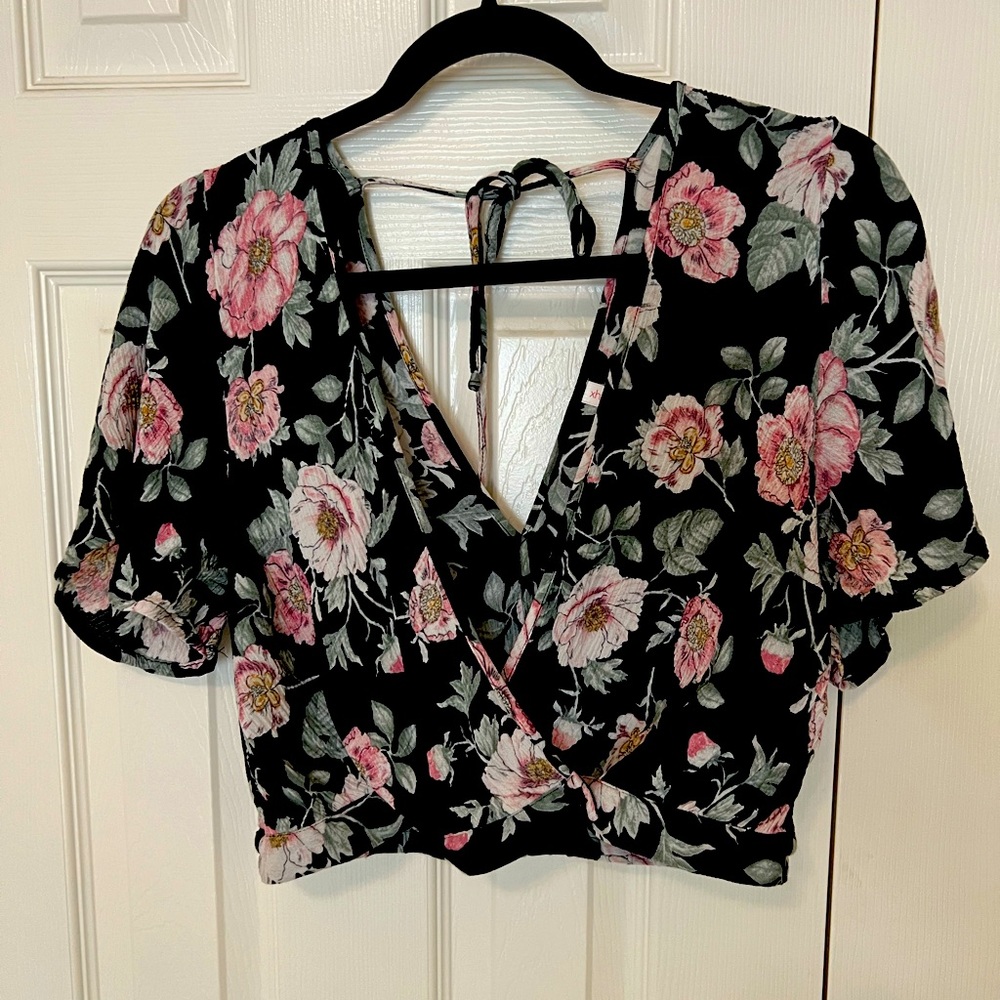 Floral Crop top size M